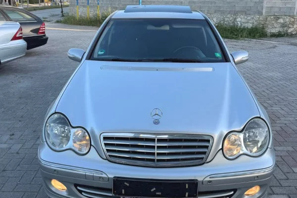 Cars for sale in Fier, Mercedes-Benz, 2005 Benzine,Kambio Automatik Payment 3,699  Euro.
