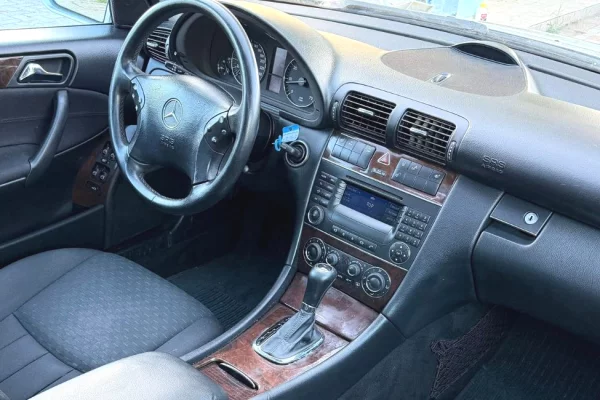 Cars for sale in Fier, Mercedes-Benz, 2005 Benzine,Kambio Automatik Payment 3,699  Euro.