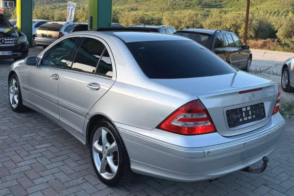 Cars for sale in Fier, Mercedes-Benz, 2005 Benzine,Kambio Automatik Payment 3,699  Euro.