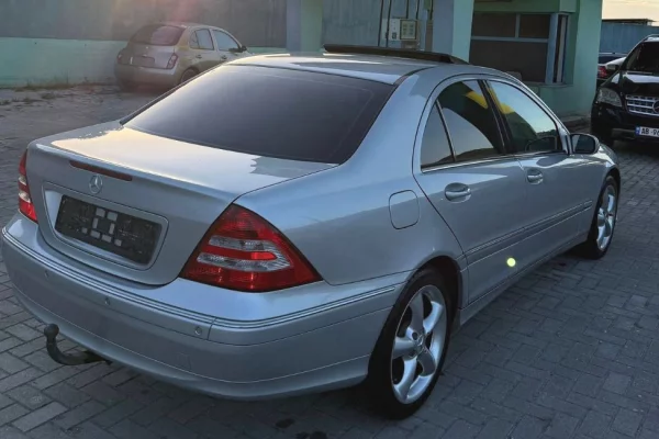 Cars for sale in Fier, Mercedes-Benz, 2005 Benzine,Kambio Automatik Payment 3,699  Euro.