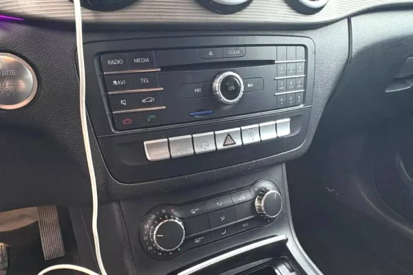 Auto in Vendita a Elbasan, Mercedes-Benz, 2016 Diesel,Kambio Automatik Pagamento 8,900  Euro.