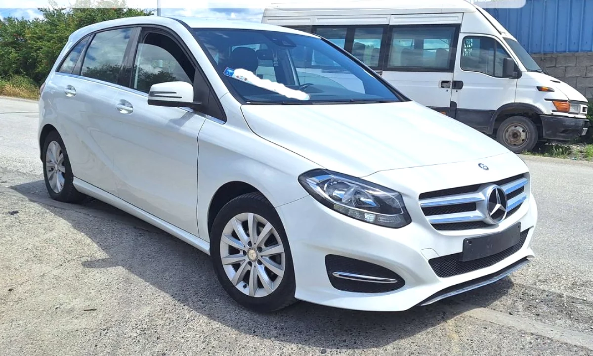 Auto in Vendita a Elbasan, Mercedes-Benz, 2016 Diesel,Kambio Automatik Pagamento 8,900  Euro.