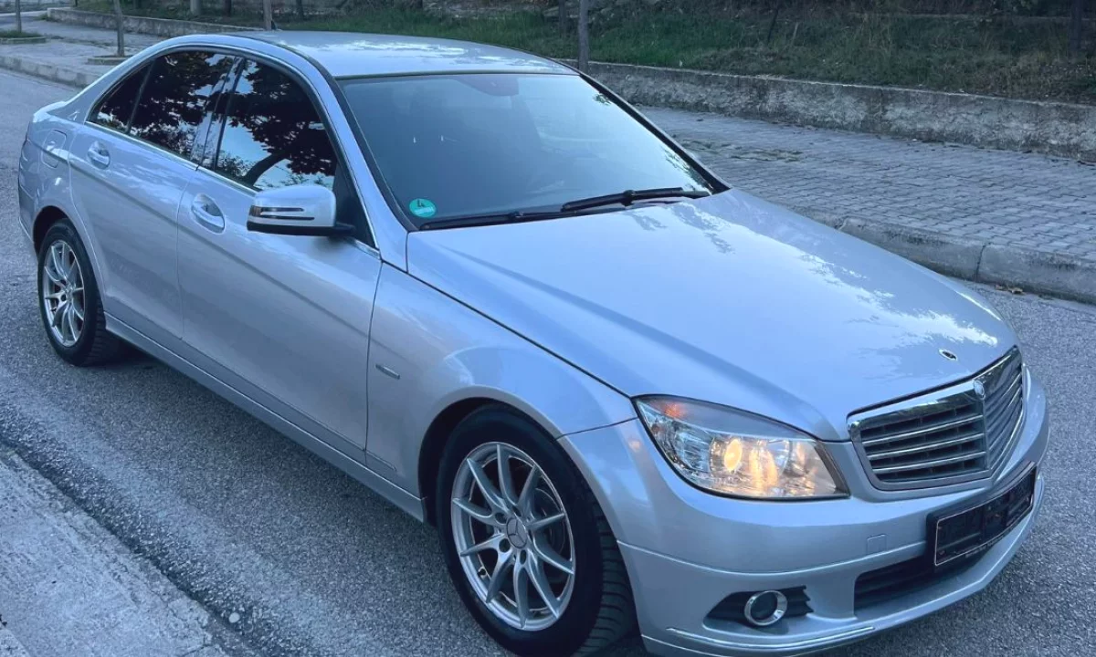 Cars for sale in Fier, Mercedes-Benz, 2008 Benzine,Kambio Manual Payment 4,499  Euro.