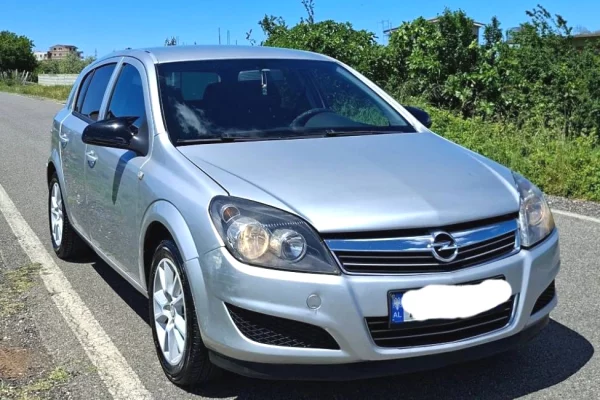 Makina ne shitje ne Lezhe, Opel, 2007 Diesel,Kambio Manual Pagesa 2,400  Euro.