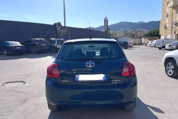 Makina ne shitje ne Vlore, Toyota, 2007 Diesel,Kambio Manual Pagesa 350,000  Leke.