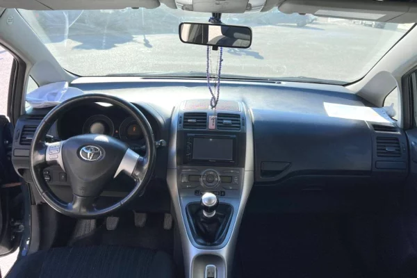 Makina ne shitje ne Vlore, Toyota, 2007 Diesel,Kambio Manual Pagesa 350,000  Leke.