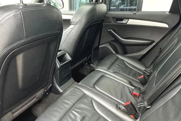 Makina ne shitje ne Tirane, Audi, 2010 Diesel,Kambio Automatik Pagesa 8,000  Euro.