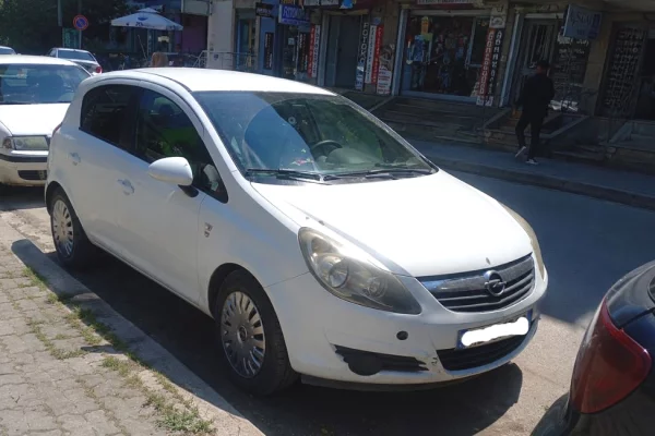 Makina ne shitje ne Tirane - 2,400 Euro