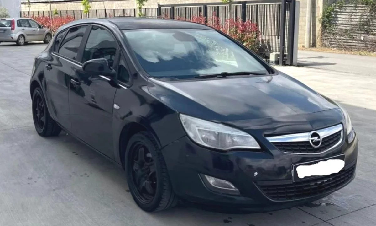 Cars For Sale In Tirana, Opel, 2011 Gasoline-gas,Kambio Manual Payment