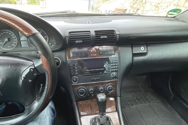 Cars for sale in Fier, Mercedes-Benz, 2005 Diesel,Kambio Automatik Payment 3,200  Euro.