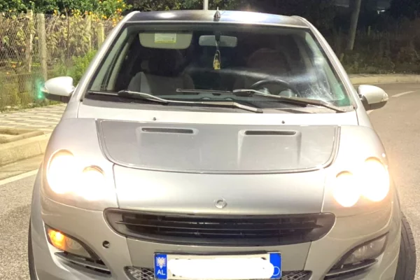 Makina ne shitje ne Tirane - 2,300 Euro