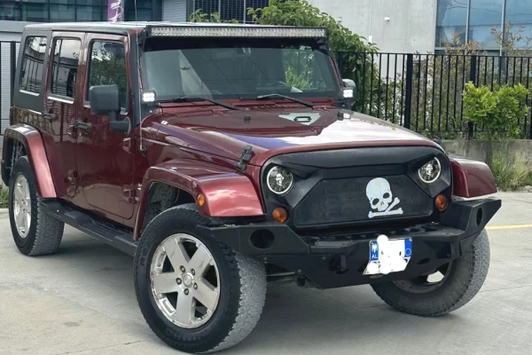 Makina ne shitje ne Tirane - 9,800 Euro