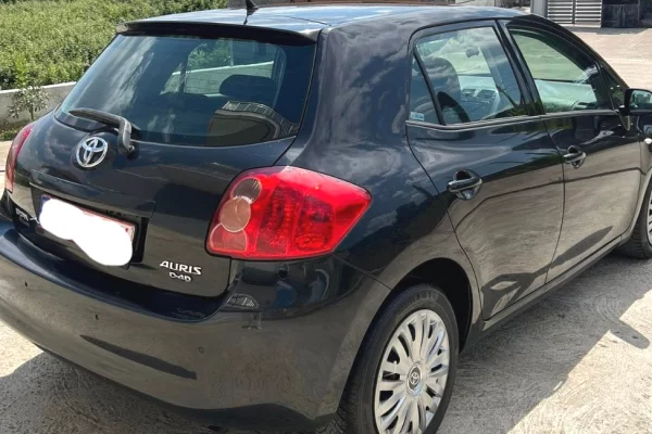 Cars for sale in Elbasan, Toyota, 2008 Diesel,Kambio Automatik Payment 5,500  Euro.