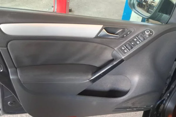 Auto in Vendita a Tirana, Volkswagen, 2012 Diesel,Kambio Manual Pagamento 4,600  Euro.