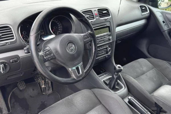Auto in Vendita a Tirana, Volkswagen, 2012 Diesel,Kambio Manual Pagamento 4,600  Euro.