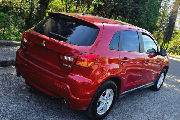 Auto in Vendita a Tirana, Mitsubishi, 2013 Benzine,Kambio Automatik Pagamento 5,300  Euro.