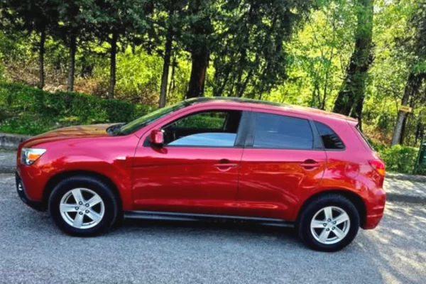 Auto in Vendita a Tirana, Mitsubishi, 2013 Benzine,Kambio Automatik Pagamento 5,300  Euro.