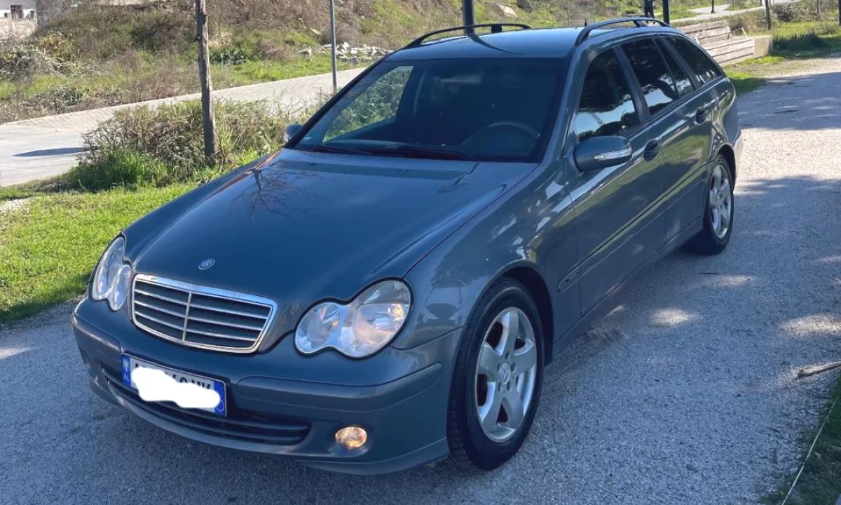 Auto in Vendita a Tirana, Mercedes-Benz, 2005 Diesel,Kambio Automatik Pagamento 3,200  Euro.