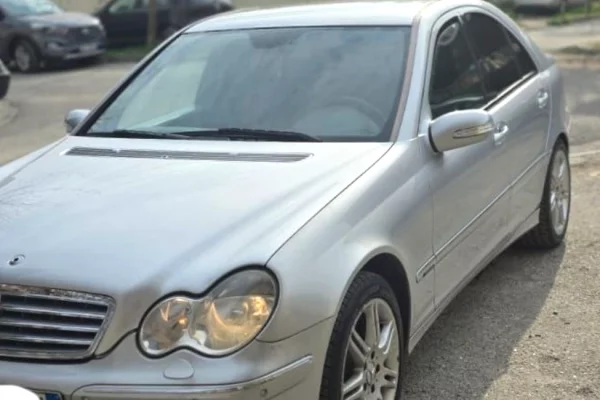 Auto in Vendita a Tirana - 4,700 Euro