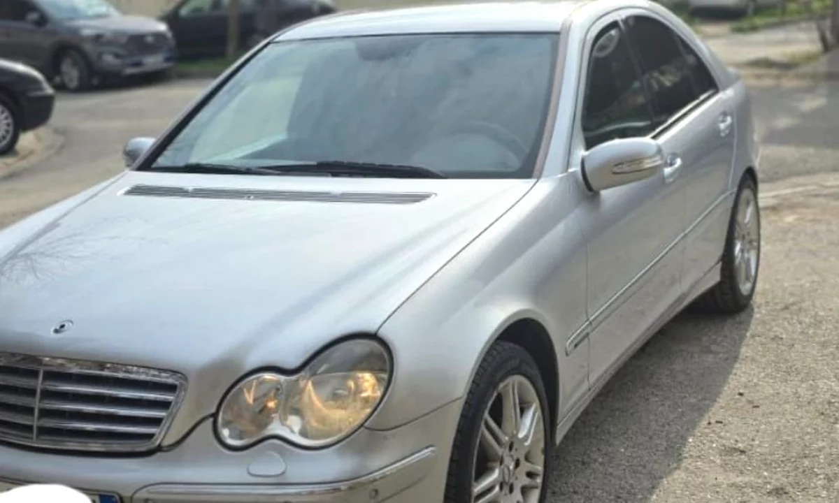 Auto in Vendita a Tirana, Mercedes-Benz, 2006 gasoline-gas,Kambio Automatik Pagamento 4,700  Euro.