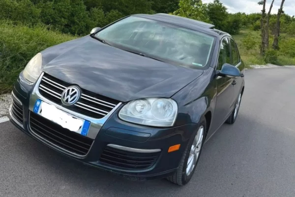 Auto in Vendita a Tirana - 4,200 Euro