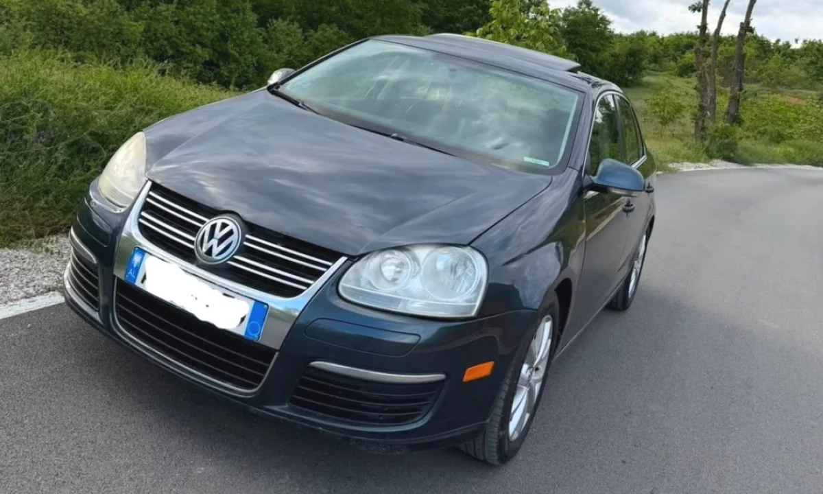 Auto in Vendita a Tirana, Volkswagen, 2010 gasoline-gas,Kambio Automatik Pagamento 4,200  Euro.