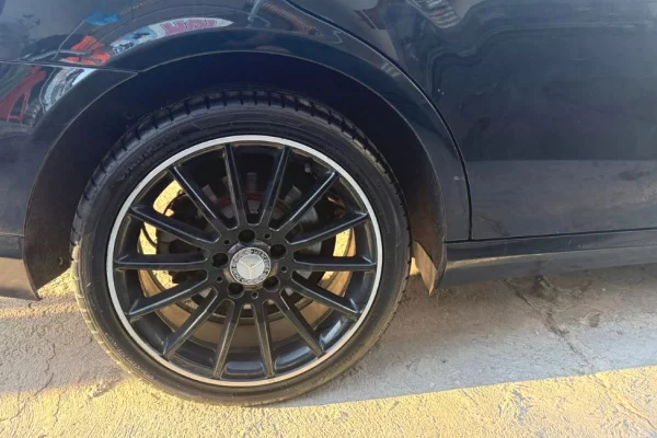 Makina ne shitje ne Tirane, Mercedes-Benz, 2010 Diesel,Kambio Automatik Pagesa 6,600  Euro.