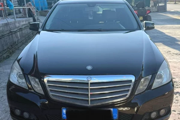 Makina ne shitje ne Tirane, Mercedes-Benz, 2010 Diesel,Kambio Automatik Pagesa 6,600  Euro.