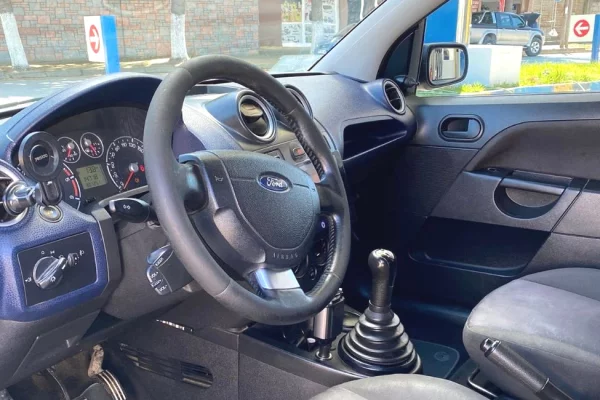 Makina ne shitje ne Tirane, Ford, 2007 Diesel,Kambio Manual Pagesa 1,850  Euro.