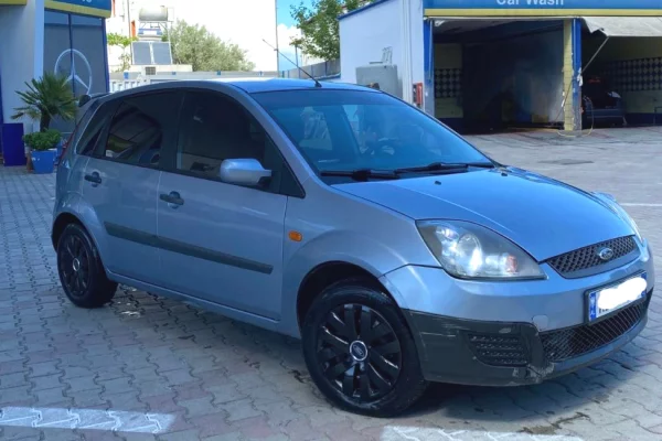 Makina ne shitje ne Tirane - 1,850 Euro