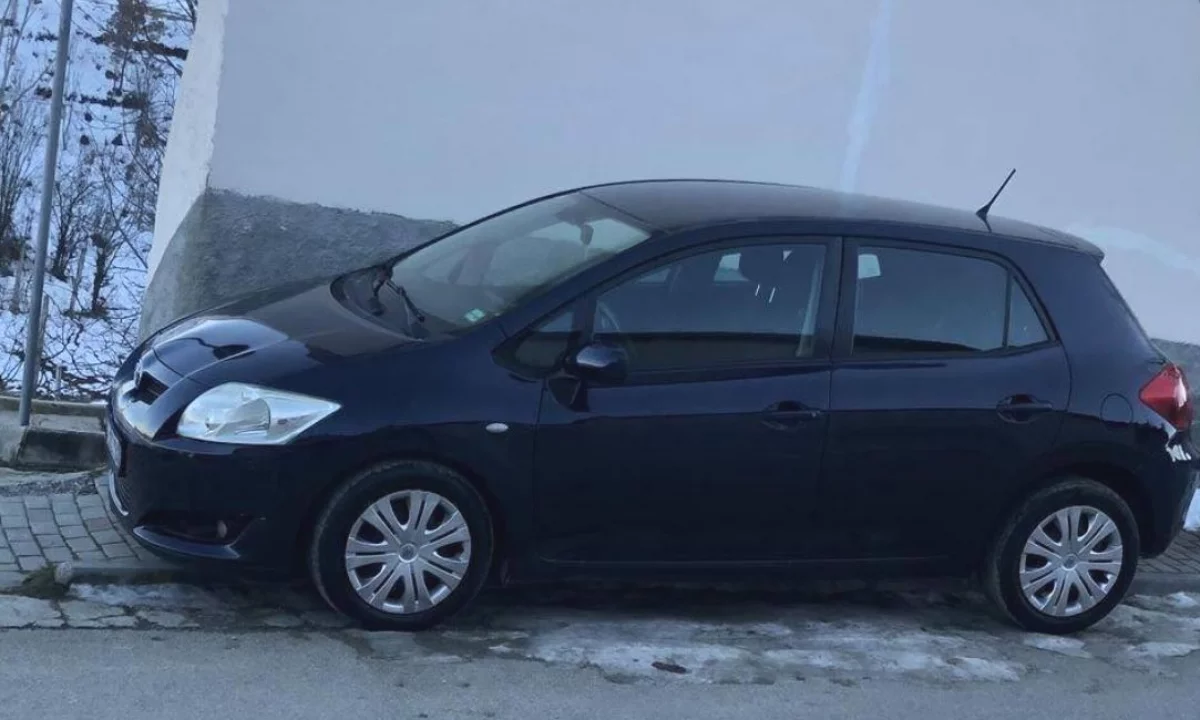 Makina ne shitje ne Korce, Toyota, 2008 Diesel,Kambio Manual Pagesa 4,200  Euro.