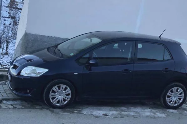 Makina ne shitje ne Korce - 4,200 Euro