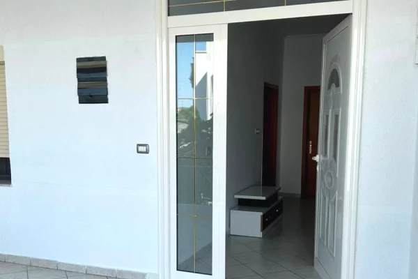 Shtepi me qera Shtepi Private ne Tirane, 2+1, Mobilimi E mobiluar, Pagesa 35,000  Leke.