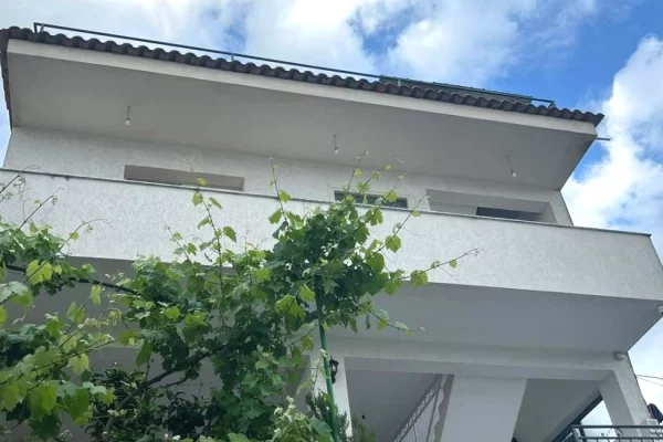 🏡 Apartament 2+1 me Qira ne Shkoze, Tirane ✨
