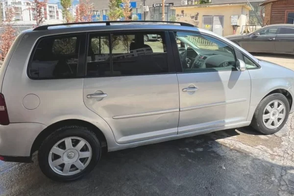 Cars for sale in Durres, Volkswagen, 2008 Diesel,Kambio Manual Payment 2,500  Euro.