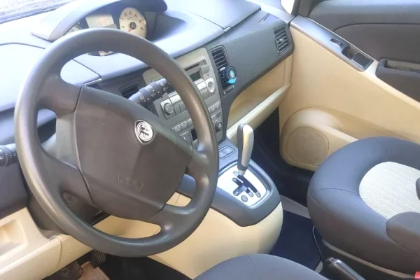 Makina ne shitje ne Tirane, Lancia, 2006 Benzine,Kambio Manual Pagesa 3,500  Euro.