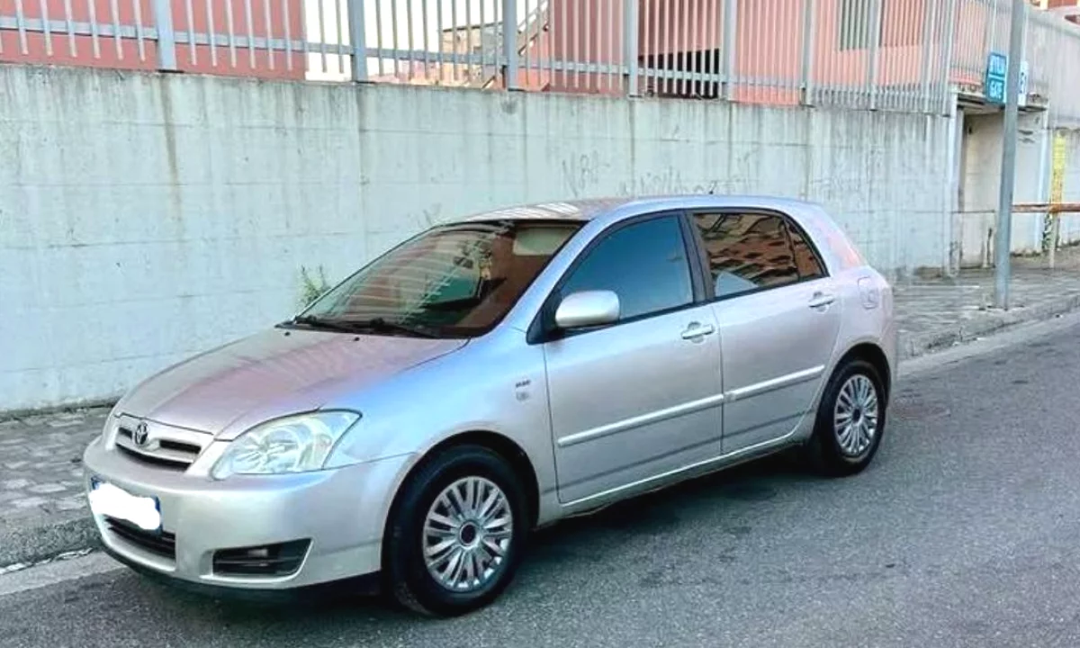 Makina ne shitje ne Tirane, Toyota, 2005 Diesel,Kambio Automatik Pagesa 4,000  Euro.