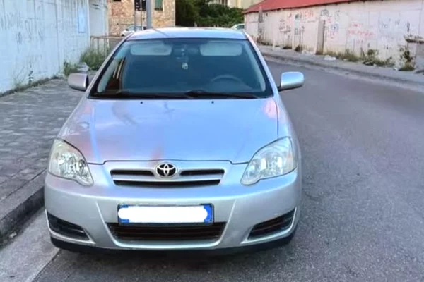 Makina ne shitje ne Tirane, Toyota, 2005 Diesel,Kambio Automatik Pagesa 4,000  Euro.