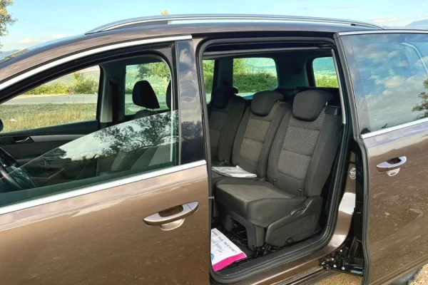 Makina ne shitje ne Elbasan, Volkswagen, 2011 gasoline-gas,Kambio Manual Pagesa 8,500  Euro.