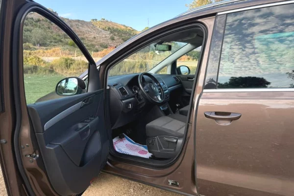 Makina ne shitje ne Elbasan, Volkswagen, 2011 gasoline-gas,Kambio Manual Pagesa 8,500  Euro.