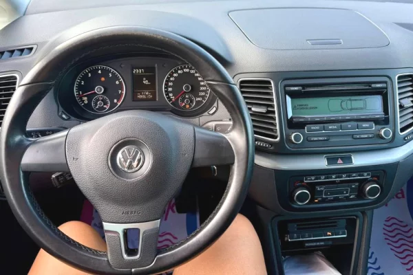 Makina ne shitje ne Elbasan, Volkswagen, 2011 gasoline-gas,Kambio Manual Pagesa 8,500  Euro.