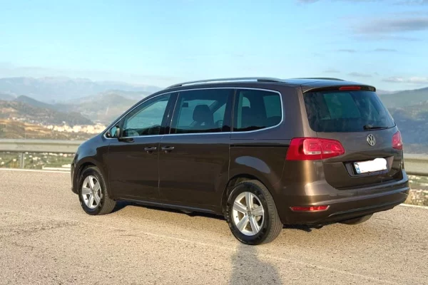 Makina ne shitje ne Elbasan, Volkswagen, 2011 gasoline-gas,Kambio Manual Pagesa 8,500  Euro.
