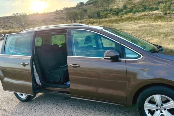 Makina ne shitje ne Elbasan, Volkswagen, 2011 gasoline-gas,Kambio Manual Pagesa 8,500  Euro.