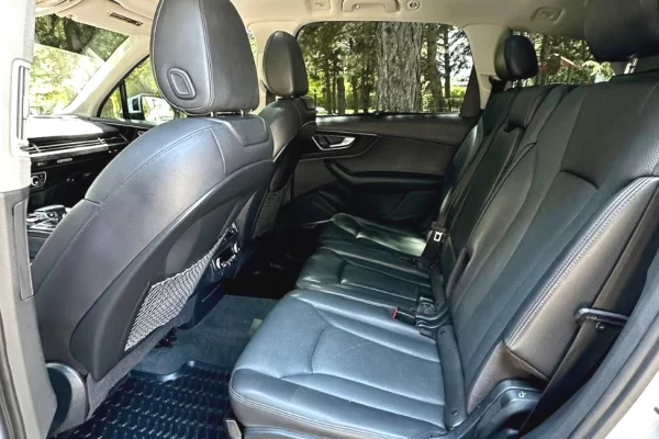 Makina ne shitje ne Tirane, Audi, 2017 Benzine,Kambio Automatik Pagesa 16,000  Euro.