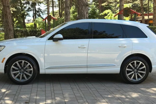 Makina ne shitje ne Tirane, Audi, 2017 Benzine,Kambio Automatik Pagesa 16,000  Euro.