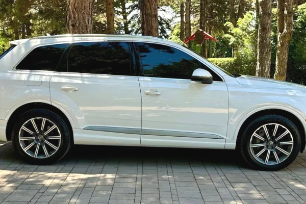 Makina ne shitje ne Tirane, Audi, 2017 Benzine,Kambio Automatik Pagesa 16,000  Euro.