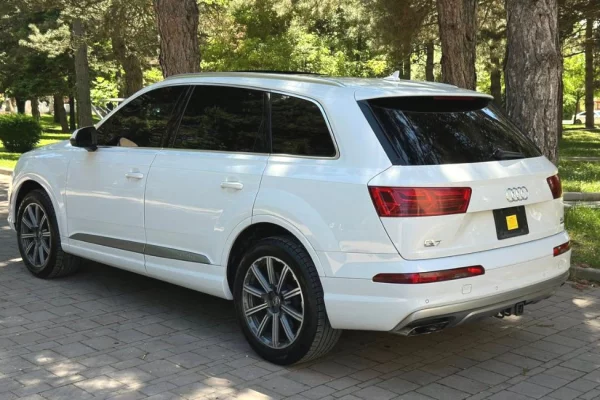 Makina ne shitje ne Tirane, Audi, 2017 Benzine,Kambio Automatik Pagesa 16,000  Euro.
