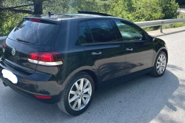 Makina ne shitje ne Elbasan, Volkswagen, 2010 Diesel,Kambio Manual Pagesa 6,500  Euro.