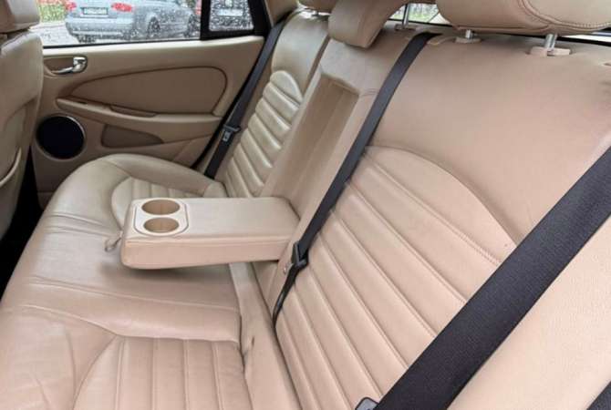 Makina ne shitje ne Prishtine, Jaguar, 2009 Diesel,Kambio Automatik Pagesa 1,800  Euro.