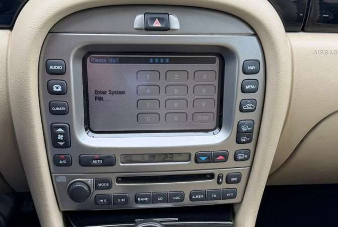 Makina ne shitje ne Prishtine, Jaguar, 2009 Diesel,Kambio Automatik Pagesa 1,800  Euro.